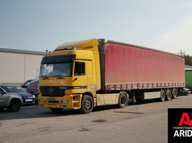 Рис. 2 Наши проекты: Механизм подъема оси SAF на полуприцеп Schmitz