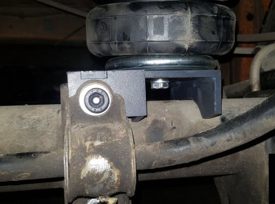 Рис. 5 Наши проекты: Установка пневоподвески на Volkswagen Crafter 2020 года