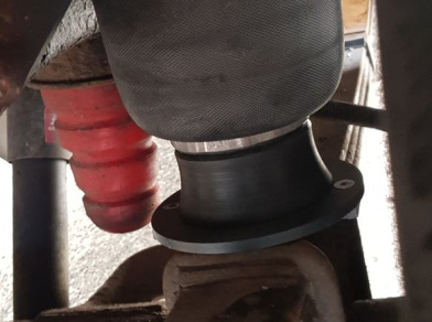 Рис. 8 Наши проекты: Пневмоподвеска на ﻿Шевроле Эксперсс 1500 Black & White Team