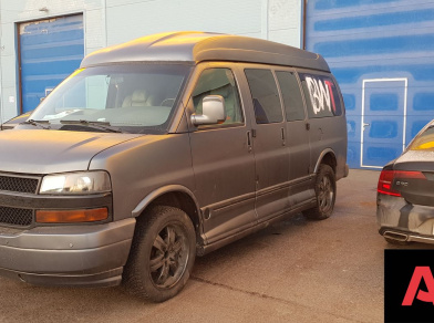 Рис. 1 Наши проекты: Пневмоподвеска на ﻿Шевроле Эксперсс 1500 Black & White Team