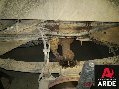 Рис. 2 Наши проекты: Пневмоподвеска на Chevrolet Express 1500 в СТО - Этапы установки