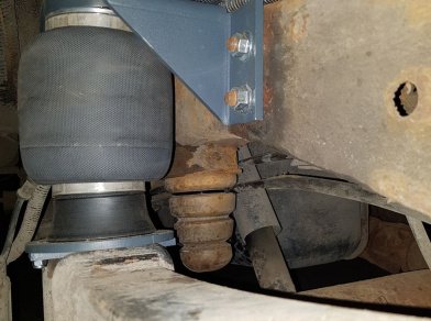 Рис. 5 Наши проекты: Пневмоподвеска на Chevrolet Express 1500 в СТО - Этапы установки