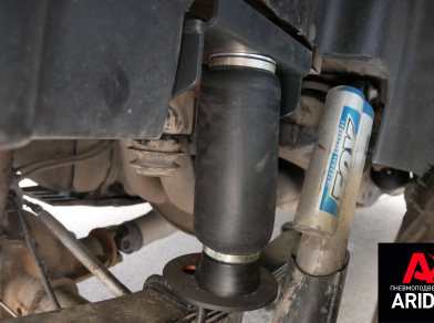 Рис. 4 Наши проекты: Задние пневмоподушки на Форд Раптор Ф150 - установка