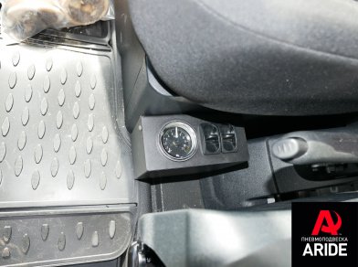 Рис. 3 Наши проекты: Установка пневмоподвески на тентованный Ford Transit