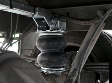 Рис. 2 Наши проекты: Пневмоподвеска на заднюю ось Ford Transit со стандартным пакетом рессор