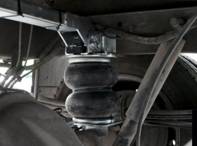 Рис. 2 Наши проекты: Пневмоподвеска на заднюю ось Ford Transit со стандартным пакетом рессор