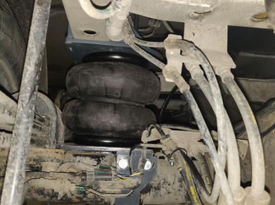 Рис. 2 Наши проекты: Пневмоподвеска на Ford Transit RWD с гидробортом - Этапы установки