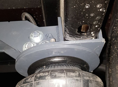 Рис. 9 Наши проекты: Пневмоподвеска на промтоварный фургон Ford Transit