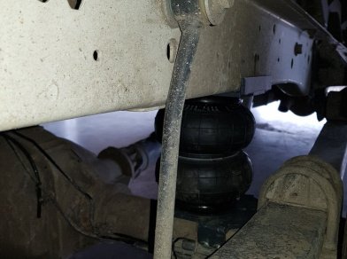 Рис. 4 Наши проекты: Установка пневмоподвески на заднюю ось Ford Transit двухскат 2018