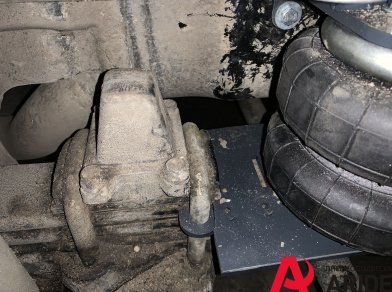 Рис. 11 Наши проекты: Пневмоподвеска на Hyundai HD 120 - Этапы установки