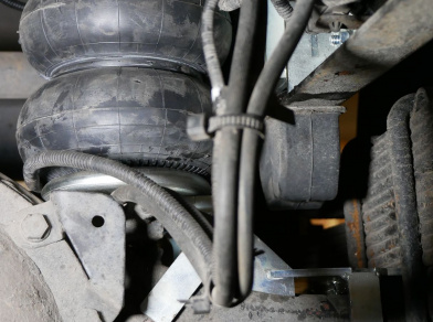 Рис. 5 Наши проекты: Пневмоподвеска на Hyundai HD78