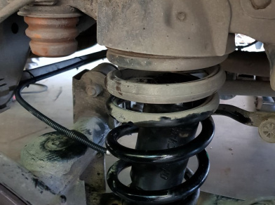 Рис. 4 Наши проекты: Пневмоподвеска на Hyundai Starex для комфорта - Этапы установки