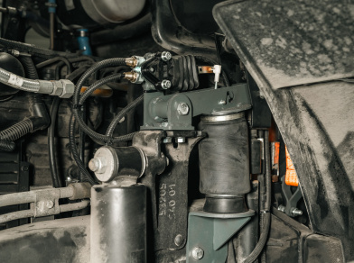 Рис. 8 Наши проекты: Пневмоподвеска на кабину КАМАЗ 65117