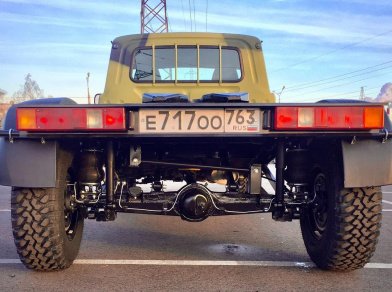 Рис. 6 Наши проекты: Лада ВИС и Нива на пневмоподвеске с КМУ