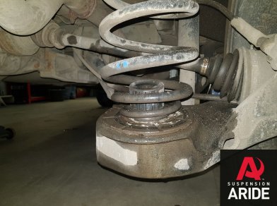 Рис. 3 Наши проекты: Пневмоподвеска на Mercedes Viano для комфорта - Этапы установки