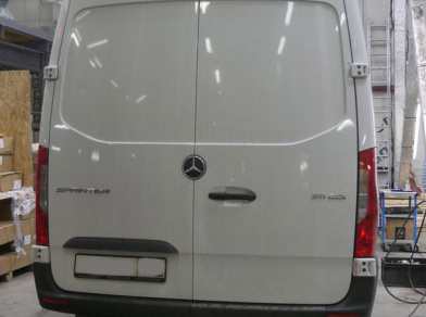 Рис. 2 Наши проекты: Установка пневоподвески на Mercedes Sprinter 2020 года
