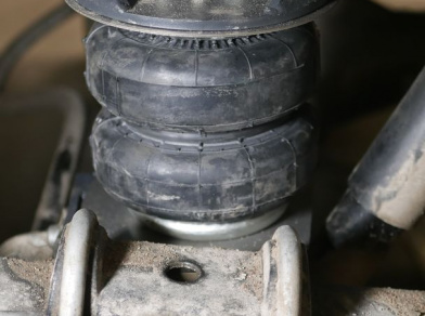 Рис. 5 Наши проекты: Установка пневоподвески на Mercedes Sprinter 2020 года