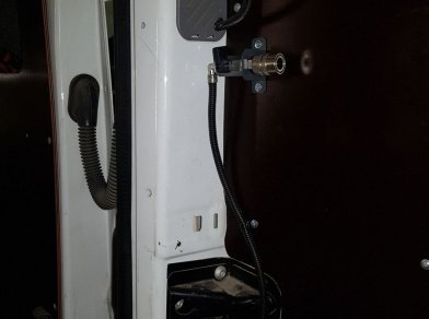 Рис. 3 Наши проекты: Пневмоподвеска на Mercedes Sprinter 3 с гарантией - Этапы установки