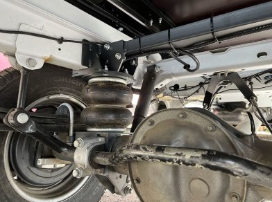 Рис. 4 Наши проекты: Установка пневмоподвески Mercedes Sprinter 516 W907