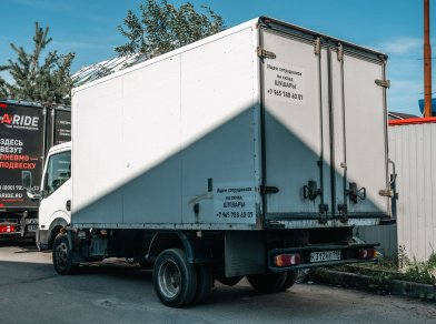 Рис. 2 Наши проекты: Пневмоподвеска на Nissan Cabstar