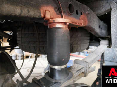 Рис. 4 Наши проекты: Пневмоподвеска на заднюю ось Nissan Navara D40 (комплект вспомогательной пневмоподвески 44010)