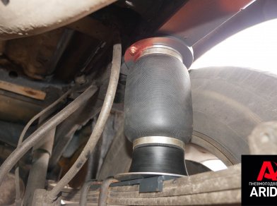 Рис. 2 Наши проекты: Пневмоподвеска на заднюю ось Nissan Navara D40 (комплект вспомогательной пневмоподвески 44010)