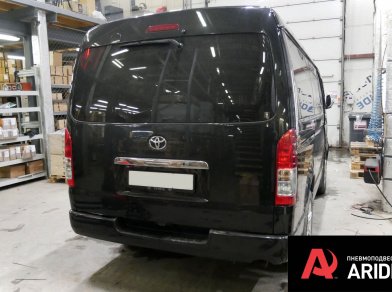 Рис. 9 Наши проекты: Установка пневмоподвески на Toyota Hiace