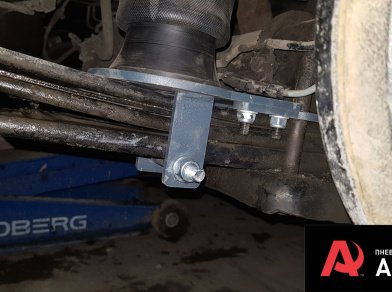 Рис. 3 Наши проекты: Установка пневмоподвески на Toyota Hiace