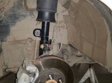 Рис. 4 Наши проекты: Установка пневмоподвески на переднюю и заднюю ось с автоматической системой управления Airlift 3H на Toyota Alphard