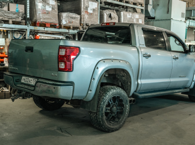 Рис. 1 Наши проекты: Пневмоподвеска на Toyota Tundra