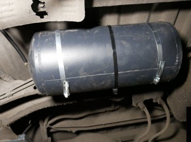 Рис. 5 Наши проекты: Монтаж задней пневмоподвески в дополнение к рессорам на Toyota Tundra