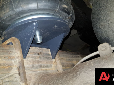 Рис. 4 Наши проекты: Пневмоподвеска на ﻿Toyota Tundra на увеличенных подушках- Этапы установки