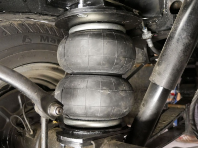 Рис. 9 Наши проекты: Задняя пневмоподвеска на УАЗ Профи полуторка / спарка - фото установки