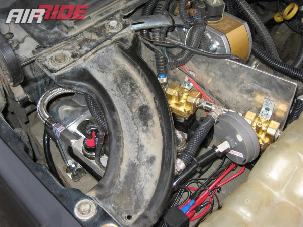 Установка пневмоподвески на внедорожник Шевроле Тахо 2001 г.в. - фото и описание работ, технические детали проекта и характеристики