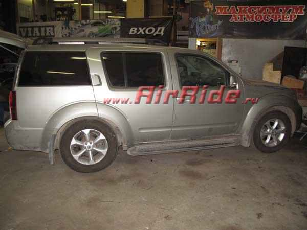 Пневмоподвеска на Nissan Pathfinder установка в Санкт-Петербурге