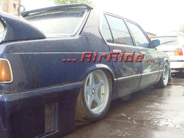 Пневмоподвеска на автомобиль, пневмоподвеска, пневмоподушки, пневмоамортизаторы, пневмоподвеска на BMW E23 Акула