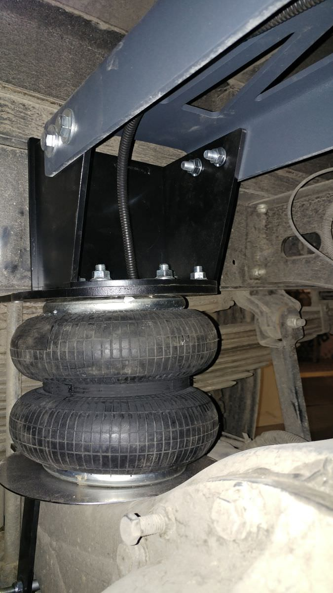 Пневморессоры с установкой на Газон Next в Санкт-Петербурге