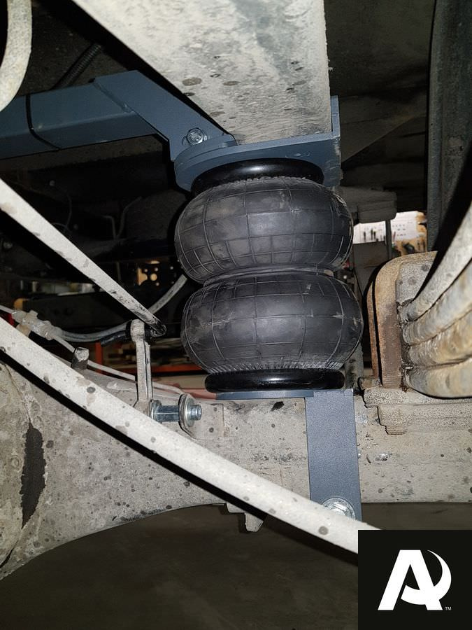 Фото и описание установки заднего комплекта пневмоподвески на Газель Next с системой управления на 2 контура  в Санкт-Петербурге