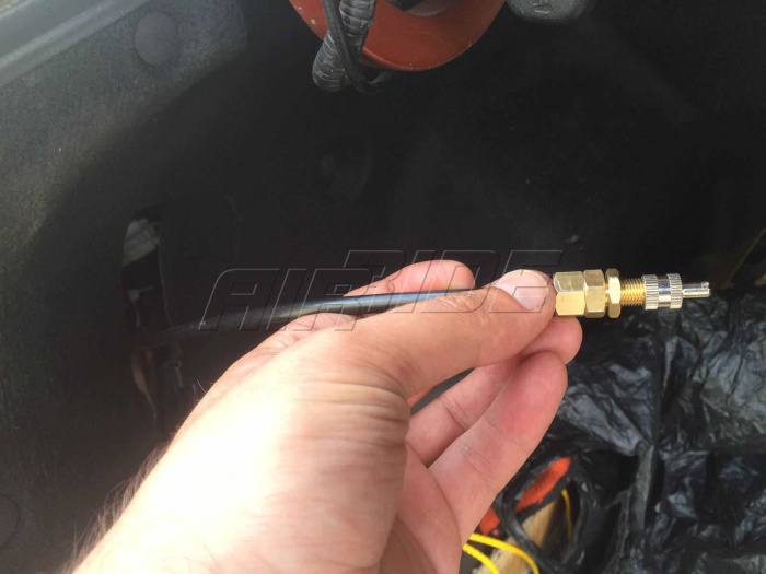 Пневмоподвеска на KIA Cerato 2013 г.в.  Купить пневмоподвеску на КИА. Цена пневмоподвески на легковой автомобиль.